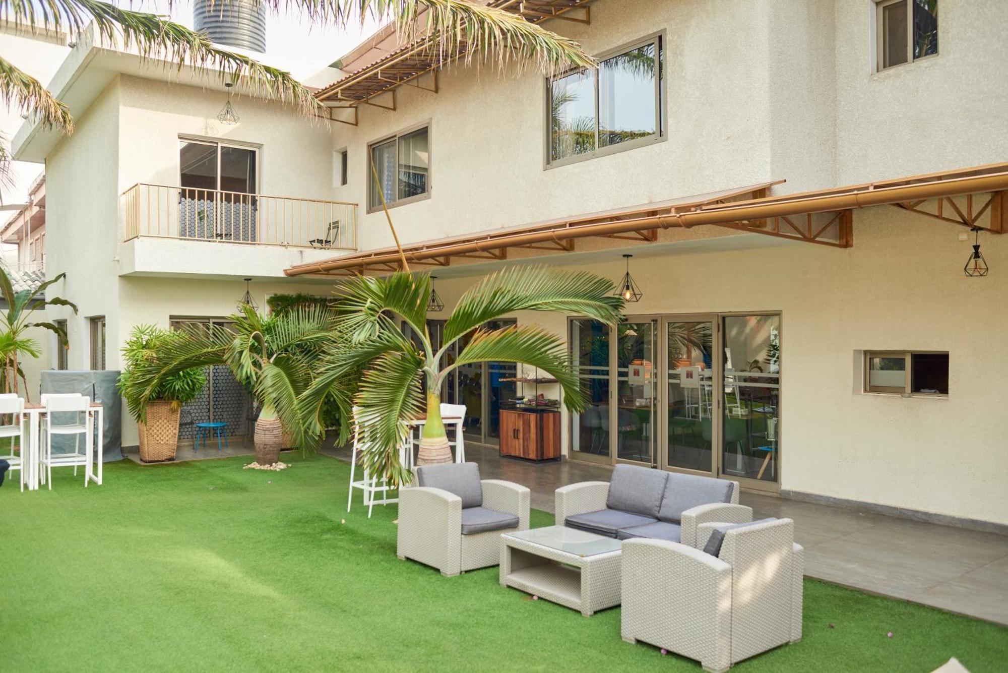 Le Kare Ebene Hotell Cotonou Exteriör bild