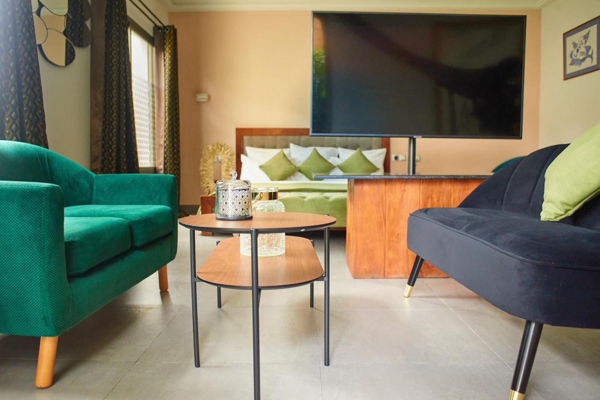 Le Kare Ebene Hotell Cotonou Exteriör bild