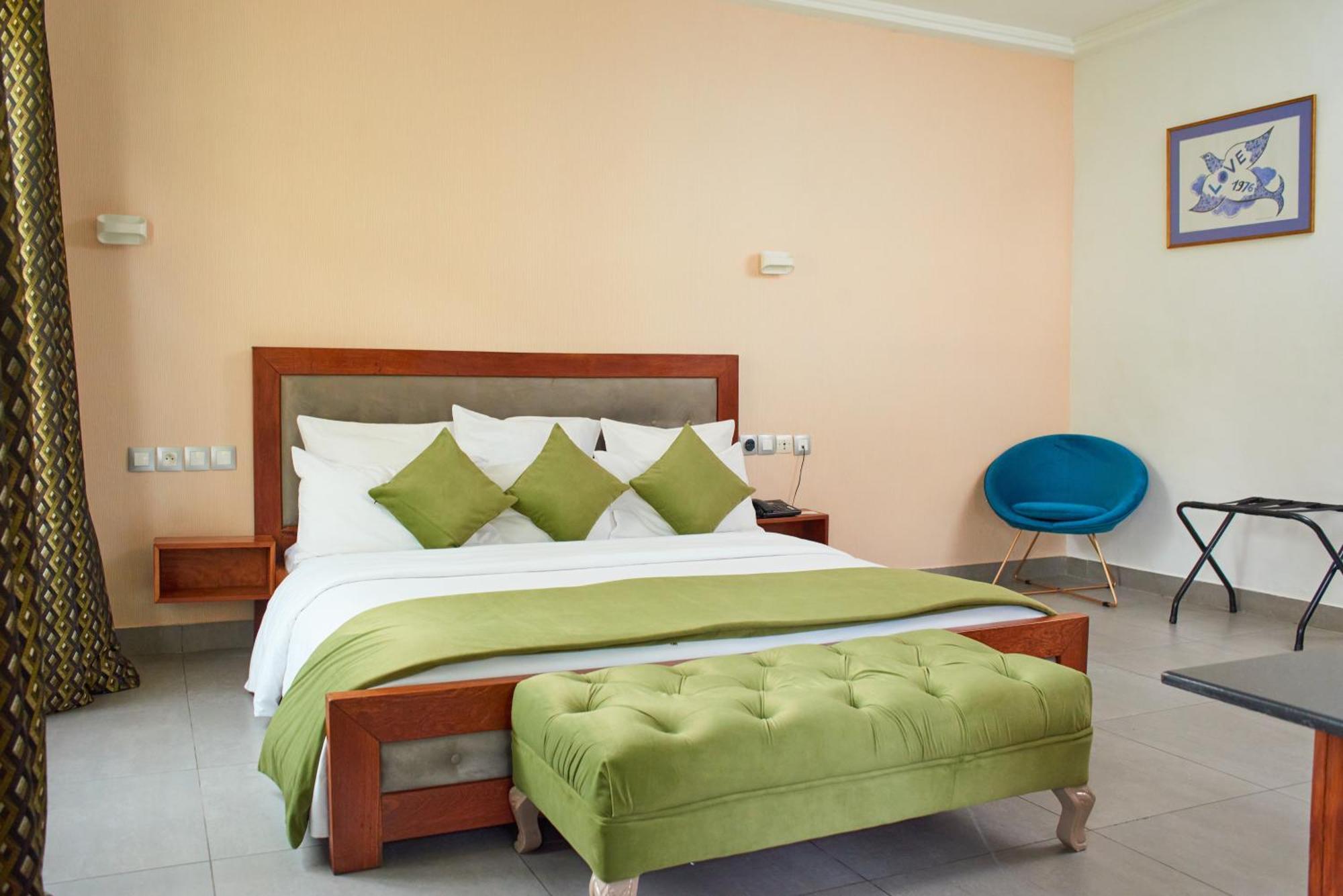Le Kare Ebene Hotell Cotonou Exteriör bild